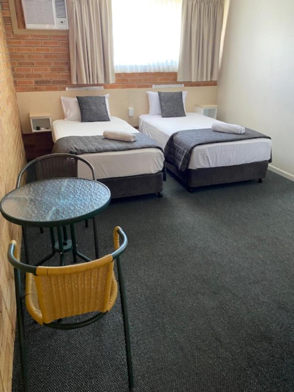 Buckaroo Motor Inn Warwick Exteriör bild