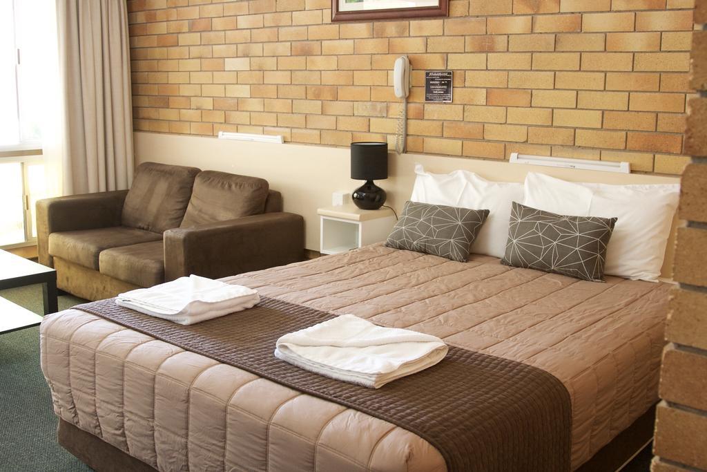 Buckaroo Motor Inn Warwick Exteriör bild