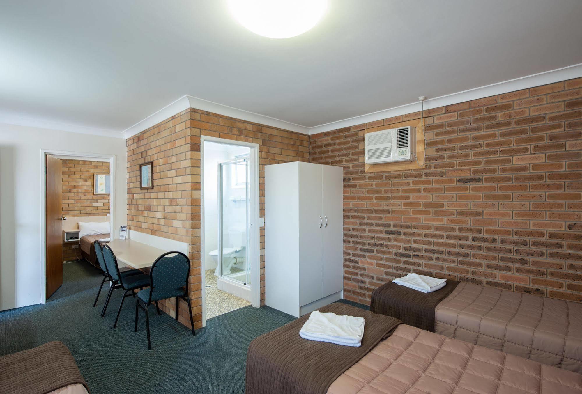 Buckaroo Motor Inn Warwick Exteriör bild